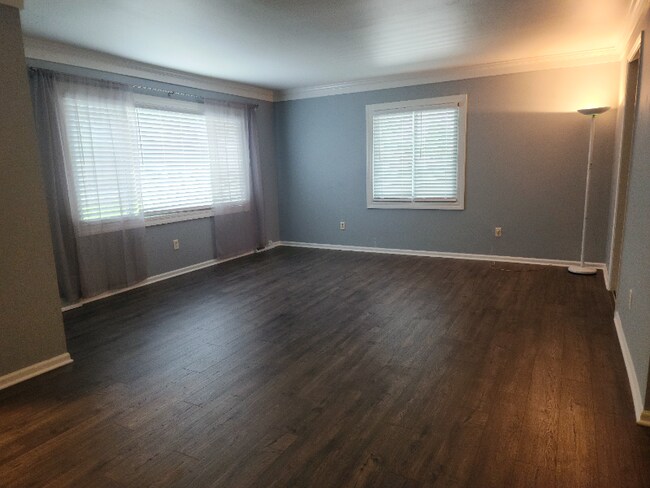 Foto del edificio - 24218 W Main St