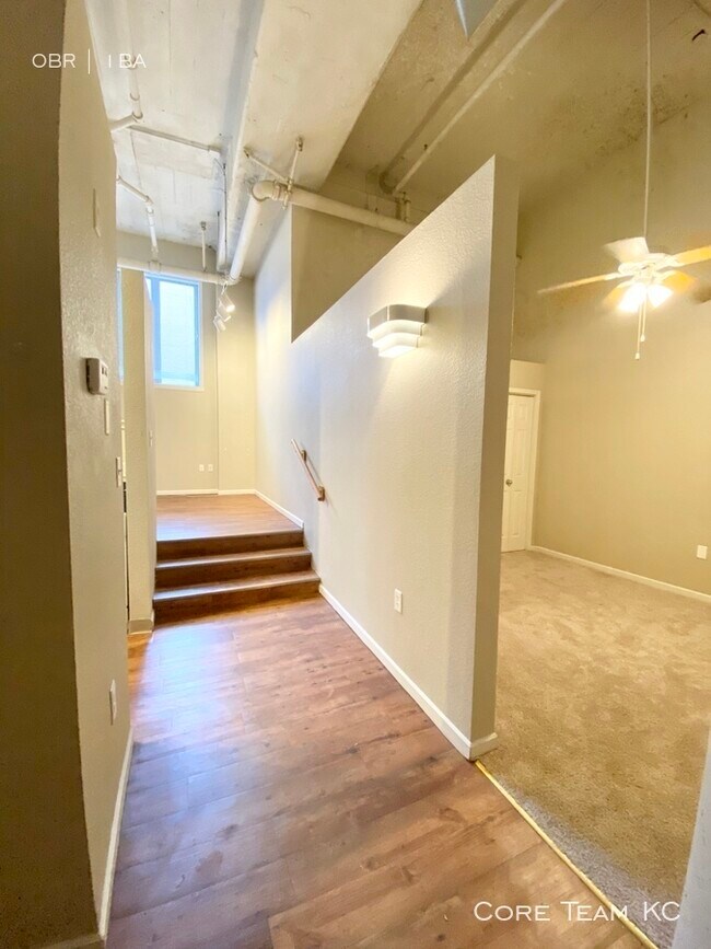 Foto del edificio - Studio For Rent in the West 7th St. Lofts!