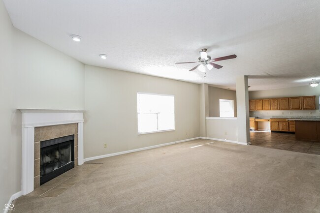 Building Photo - 11705 Rossmore Dr