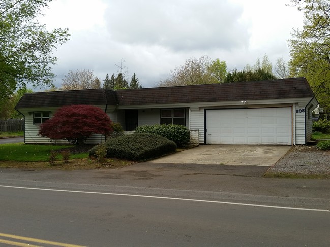 Building Photo - 213 SE 192nd Ave