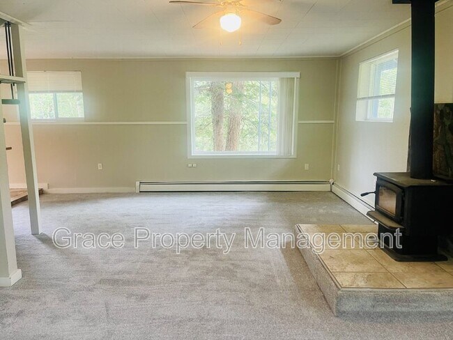 Foto del edificio - 3294 Smith Hill Rd