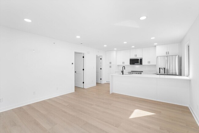 Building Photo - 1411 Chesapeake St