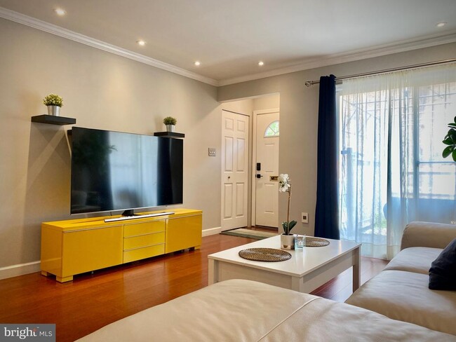Foto del edificio - 3131 Harbour Dr