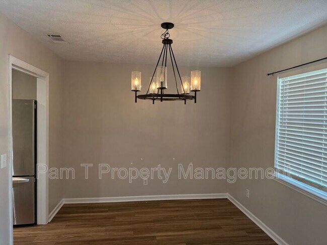 Foto del edificio - 705 Pine Barren Rd