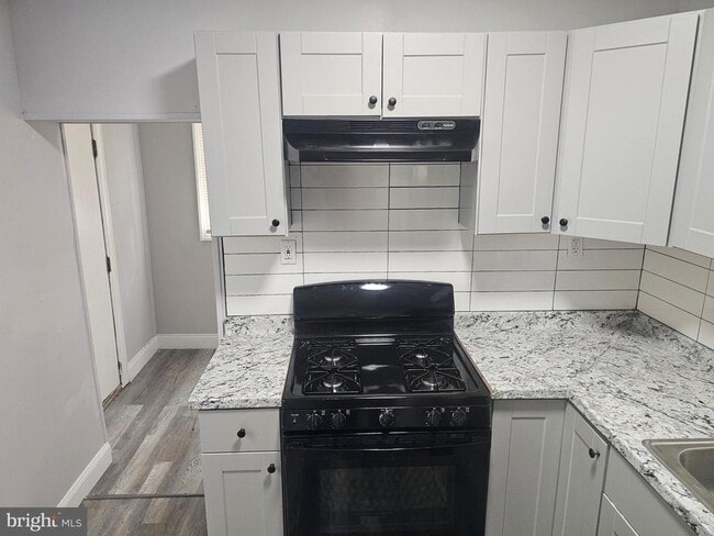 Building Photo - 2918 N Taylor St