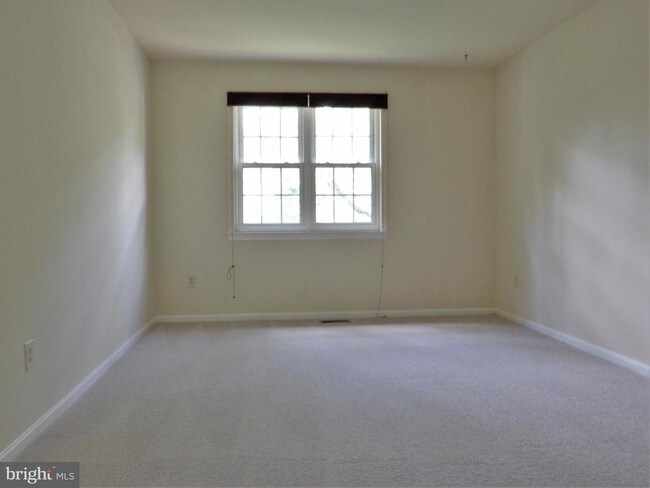 Building Photo - 9370 Tartan View Dr