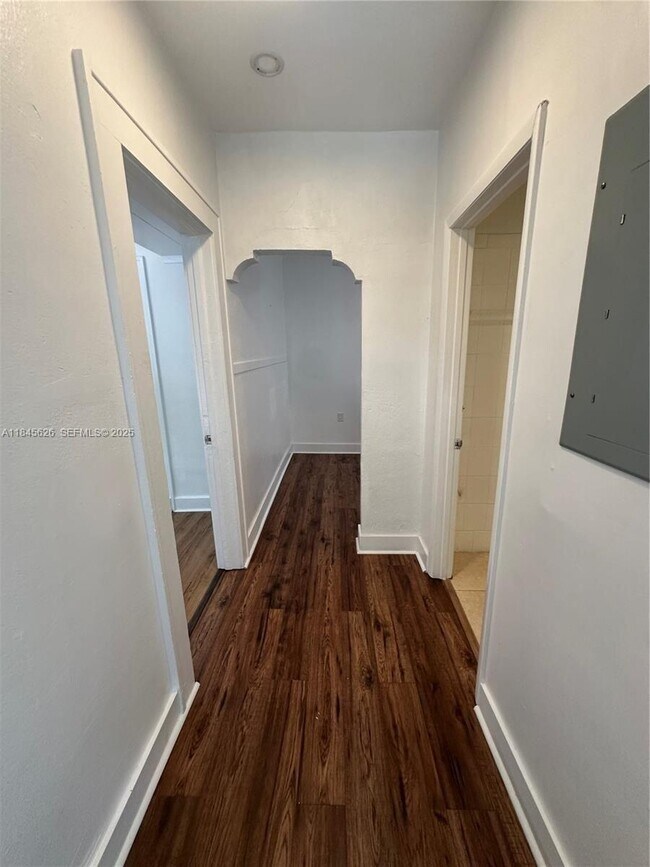 Foto del edificio - 267 NW 33rd St