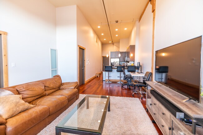 Foto del edificio - 3133 N Lakewood Ave