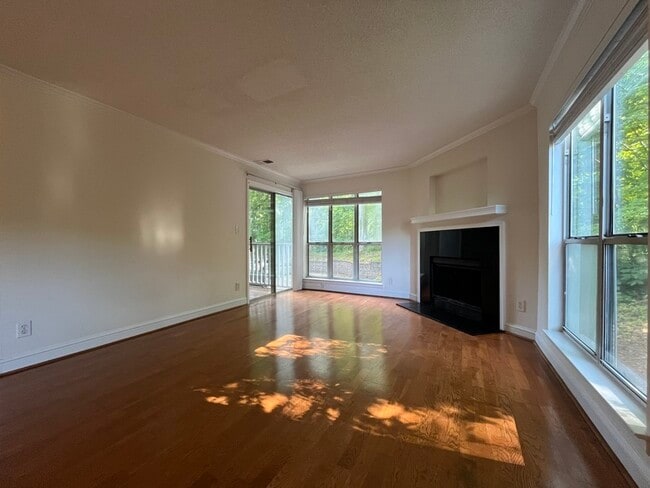Building Photo - 2516 Cranbrook Ln