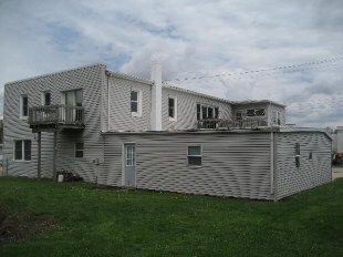 Building Photo - 102 W 1st St
