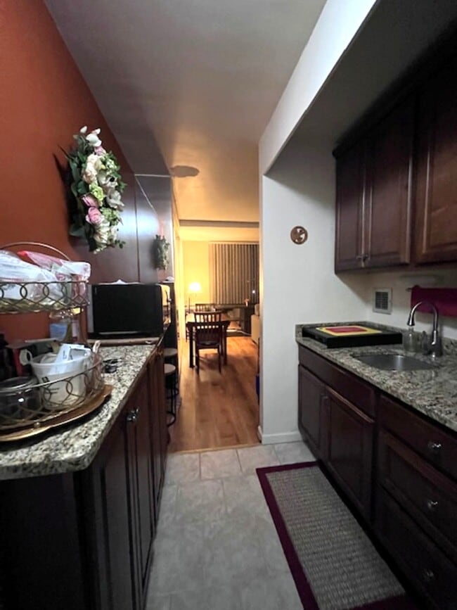 Building Photo - 1011 Arlington Blvd