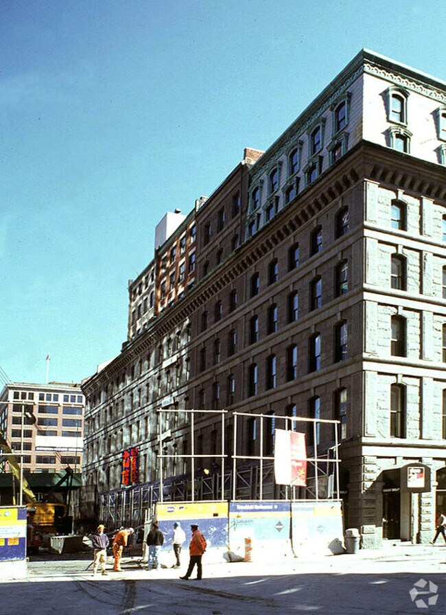 Building Photo - Greenway Place