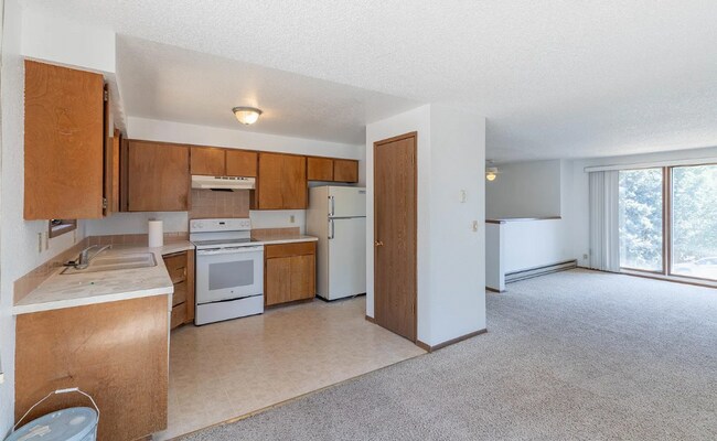Foto del edificio - Three bedroom two bath home in a quiet nei...