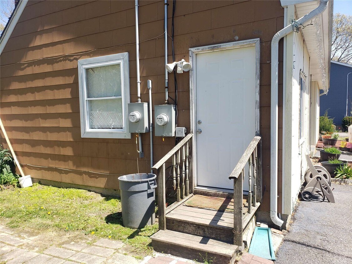 13 Huron St, Shirley, NY 11967 House for Rent in Shirley, NY