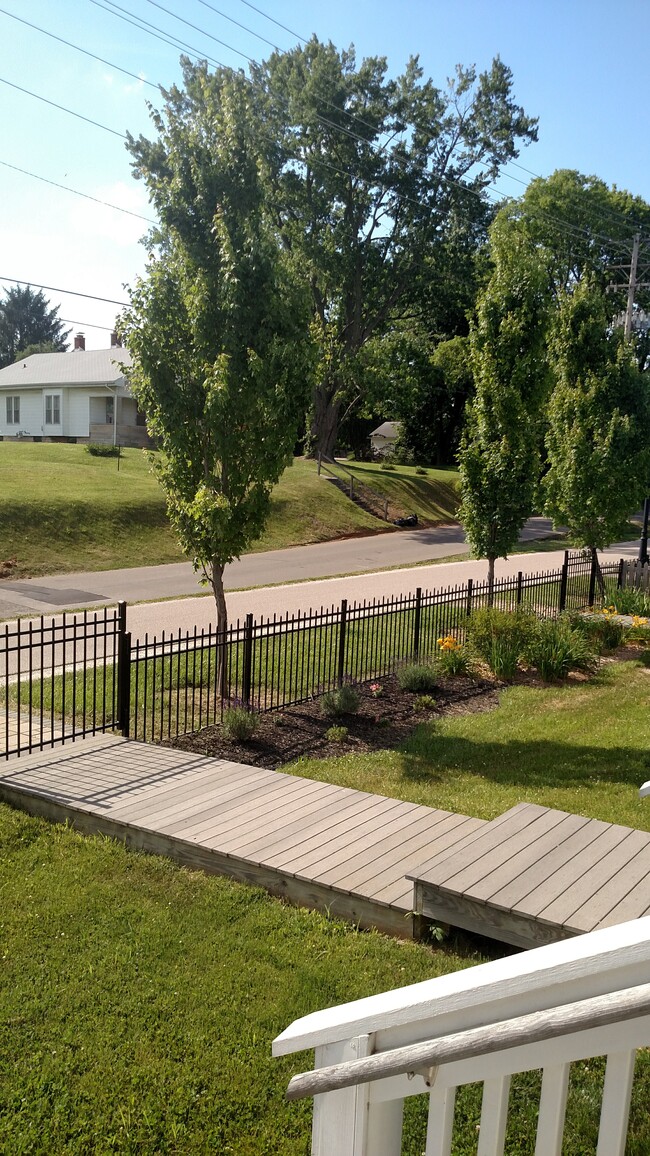 Entrada a la línea B. - 909 S Morton St