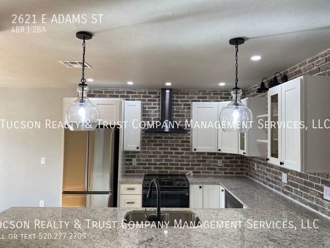 Building Photo - Recently Remodeled 4 Bedroom Home Centrall...