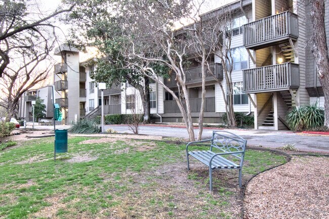 Foto del edificio - 4837 Cedar Springs Rd