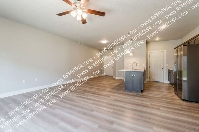 Building Photo - 706 Umbra Pl