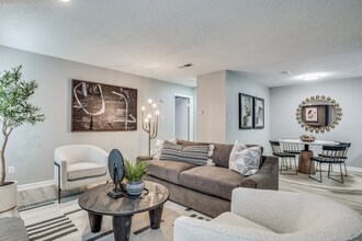 Building Photo - Evaline Apartments