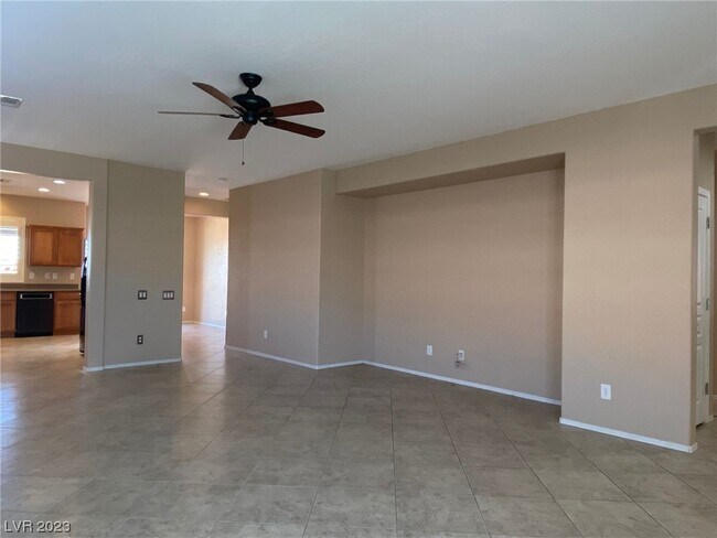 Foto del edificio - 2704 Rue Montpellier Ave