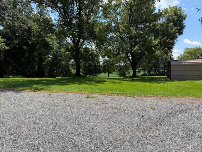 Building Photo - 18201 Genito Rd