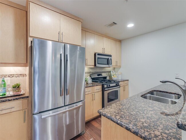 Building Photo - 503 Swanee Dr