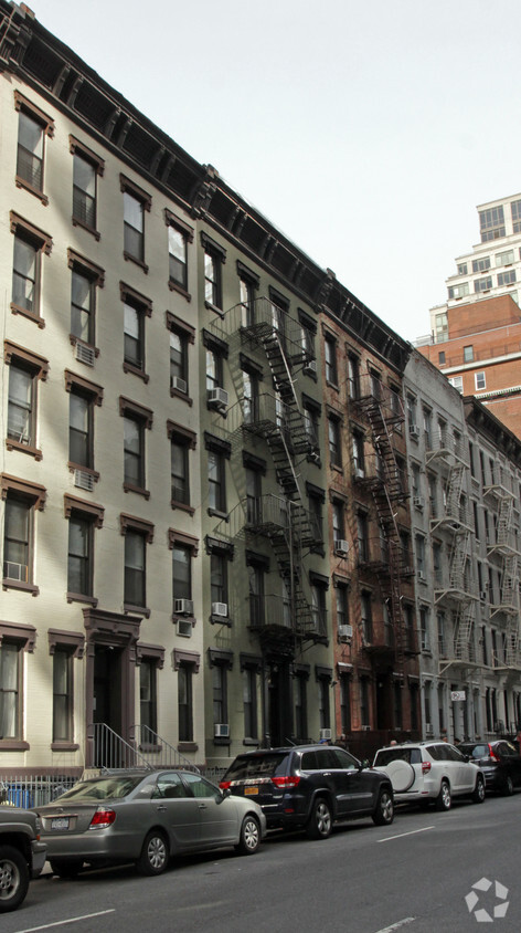 Primary Photo - 432 E 66th St