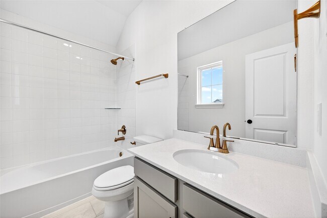 Foto del edificio - 23643 Red Rowan Ln