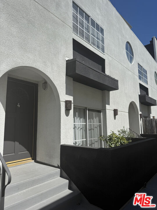 Building Photo - 108 Orlando Ave