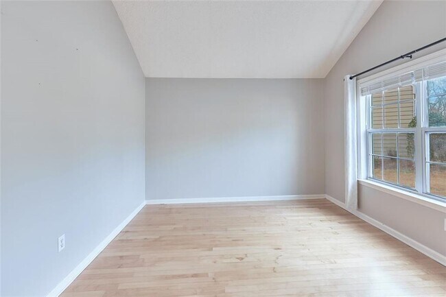 Building Photo - 605 White Stag Ct