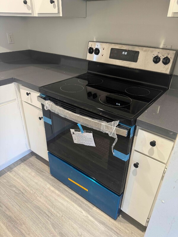 Building Photo - 27 Stevens Pl