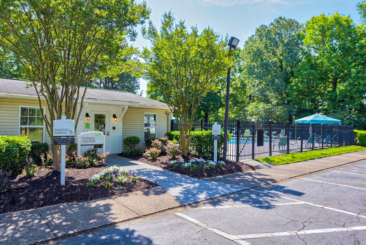 Woodshire Apartments 149 S Budding Ave Virginia Beach, VA