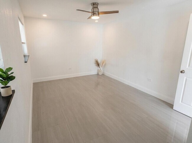 Foto del edificio - 825 Truman St