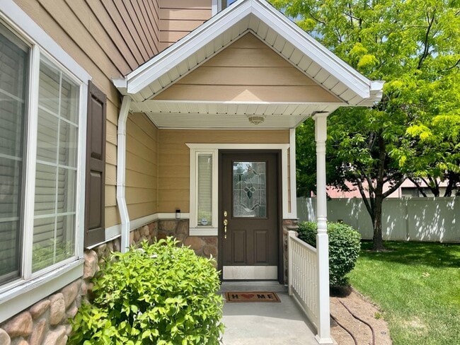 Building Photo - 561 Purple Lilac Ln