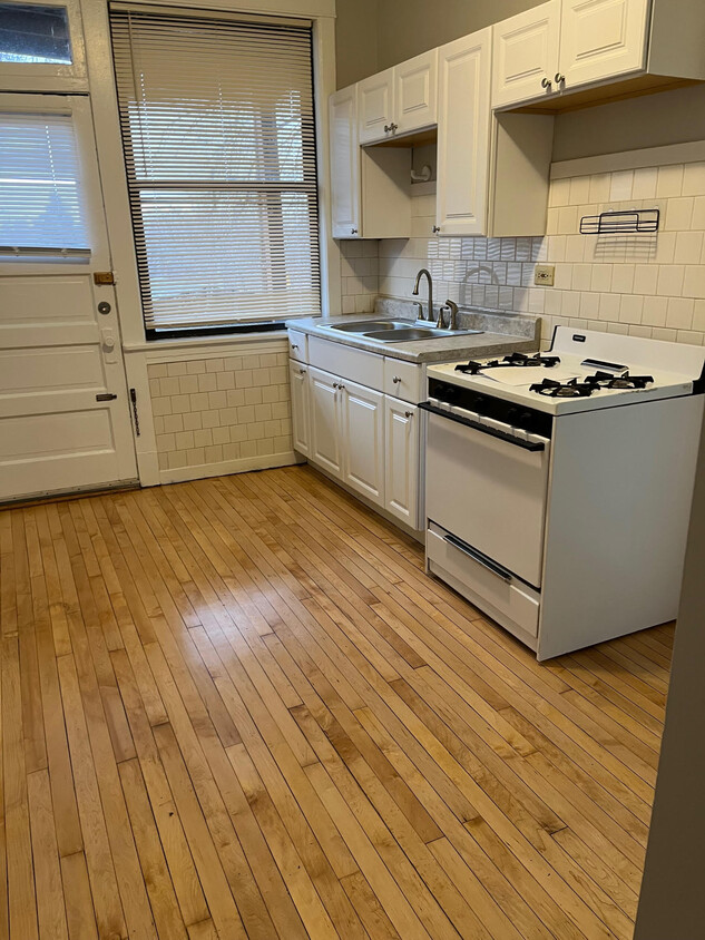 Kitchen - 3743 W Grace St