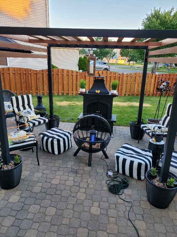 Foto del edificio - 6700 Pine Ln