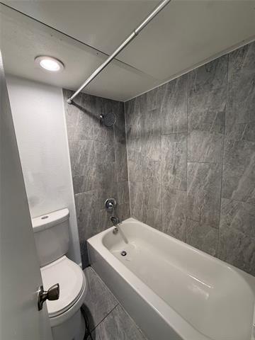 Foto del edificio - 313 Rolston Rd