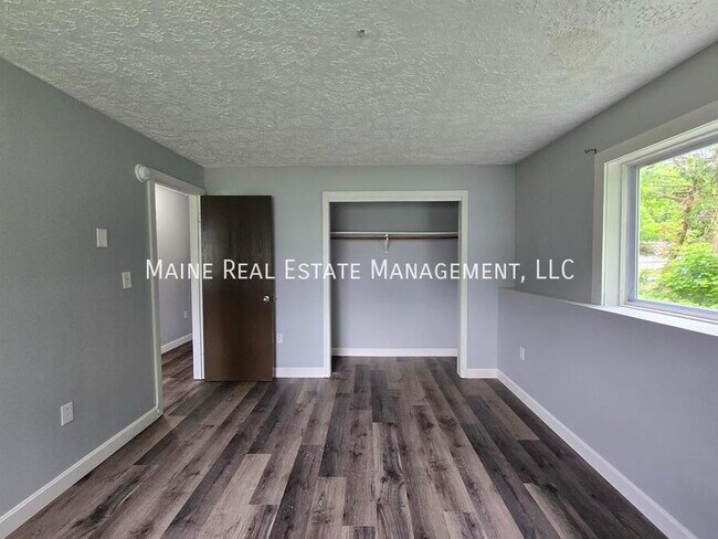 Foto del edificio - 16 Hillside Ln