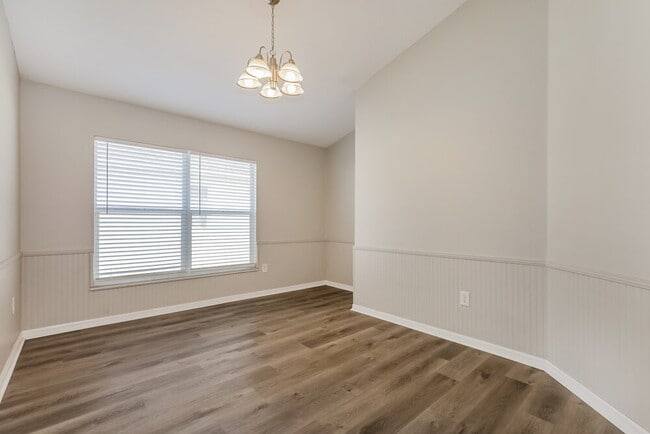 Building Photo - 29611 Birds Eye Dr