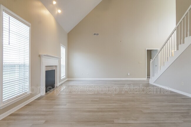 Building Photo - 200 Heather Ridge Cir