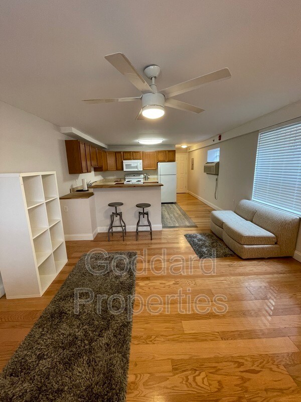 Foto del edificio - 2205 N Charles St