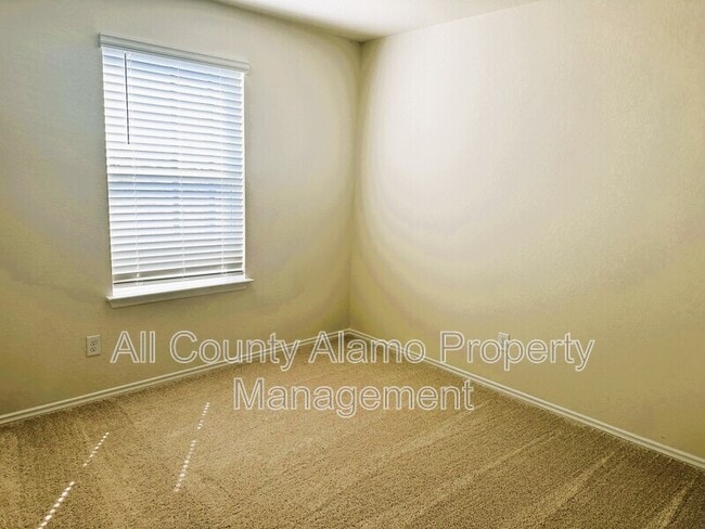 Building Photo - 561 Autumn Blaze
