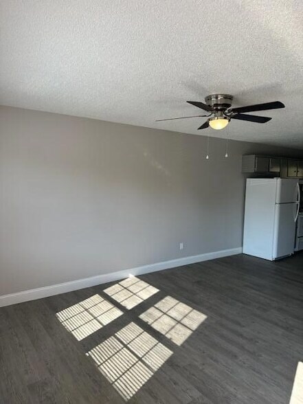 Foto del edificio - 4365 Ellis Cir NW