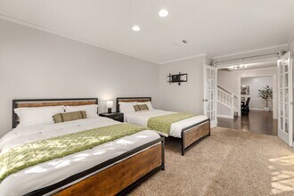 Building Photo - 522 River Plantation Dr