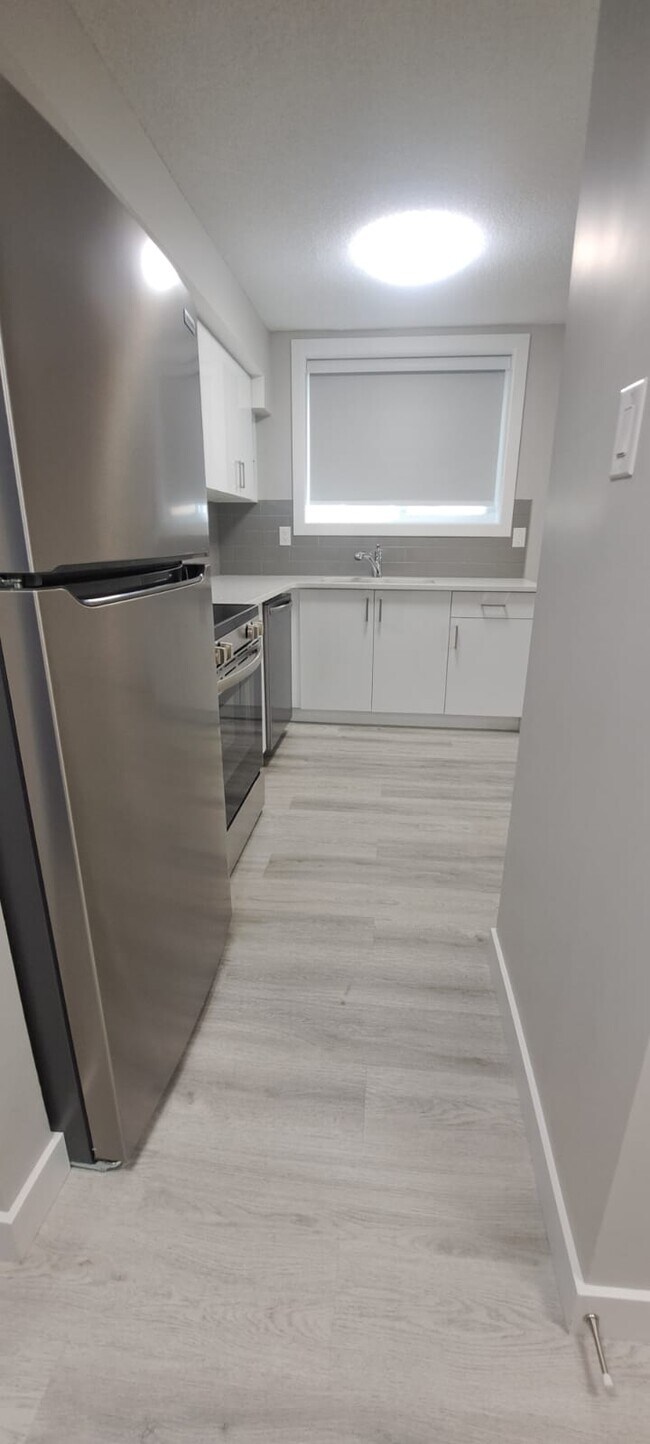 Photo du bâtiment - 9938-88 88 Ave NW