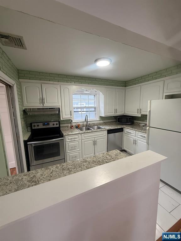 Foto del edificio - 533 Ramapo Valley Rd