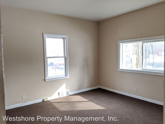 Building Photo - 441 White Ave