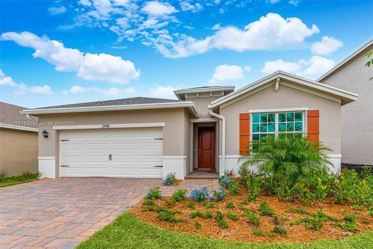 Primary Photo - 2941 Breezeway Cir