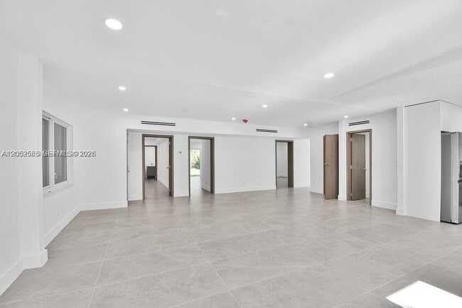 Photo - 7902 SW 67th Ave (South Miami, FL) House
