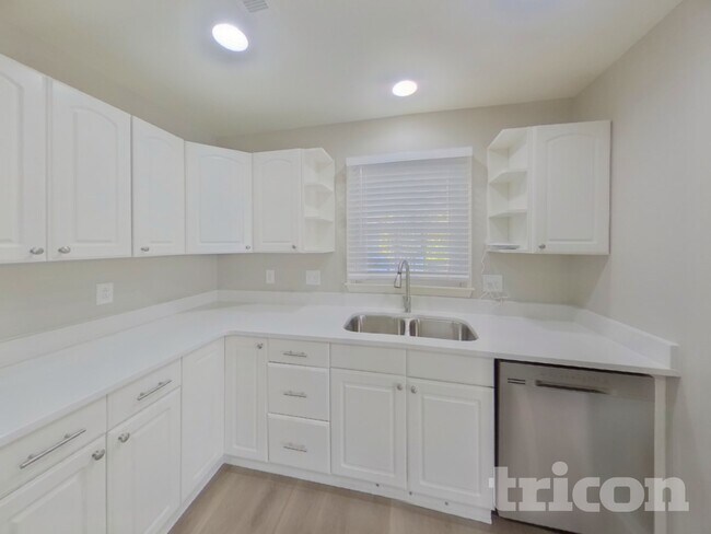 Building Photo - 8129 Blairtree Ct